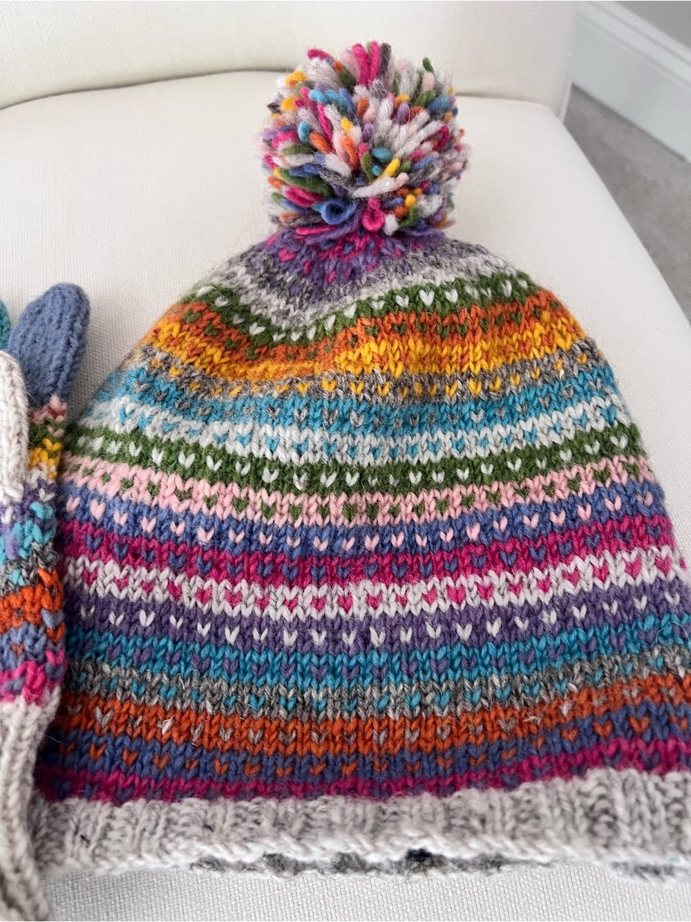 Knitted hat & gloves